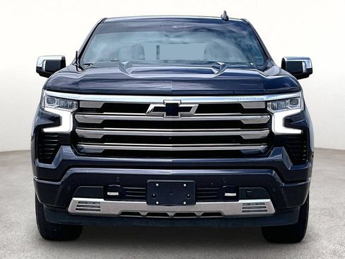 Used 2022 Chevrolet Silverado 1500 High Country w/ Z71 Off-Road Package AWD/4WD image 4