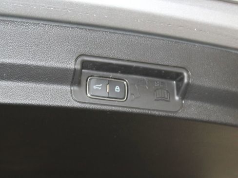 Used 2023 Ford Explorer XLT w/ Equipment Group 202A image 32