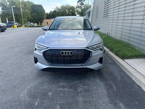 Used 2023 Audi e-tron Premium Plus AWD/4WD image 3