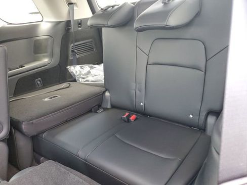 New 2026 Nissan Pathfinder SL w/ SL Premium Package AWD/4WD image 16