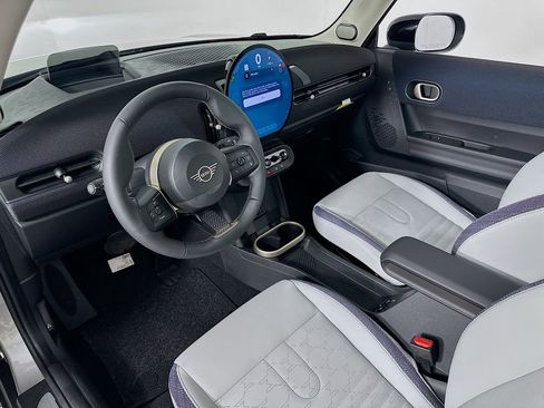 Certified 2025 MINI Cooper S image 9