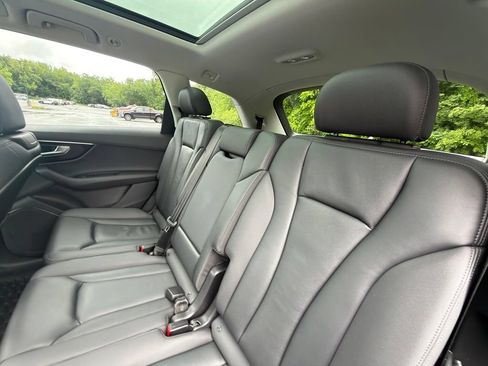 Used 2023 Audi Q7 2.0T Premium w/ Convenience Package AWD/4WD image 21