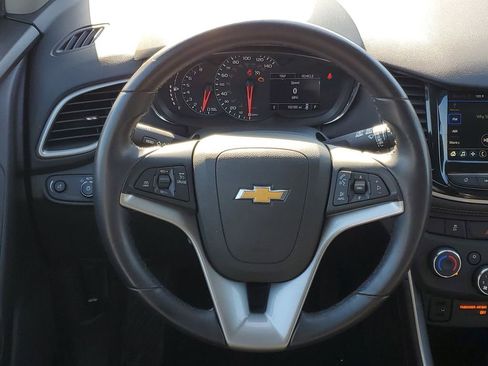 Used 2019 Chevrolet Trax LT w/ LT Convenience Package image 24