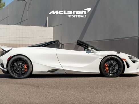 Used 2024 McLaren 750S Spider RWD image 8