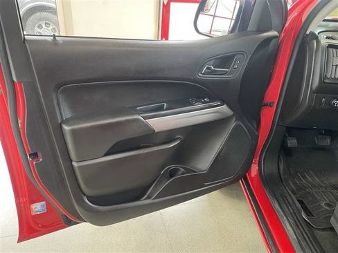 Used 2017 Chevrolet Colorado LT w/ LT Convenience Package AWD/4WD image 11
