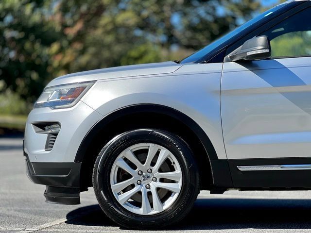 Used 2019 Ford Explorer XLT w/ Equipment Group 202A AWD/4WD image 13