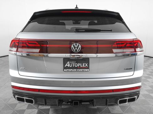 Used 2025 Volkswagen Atlas Cross Sport SEL Premium R-Line AWD/4WD image 5