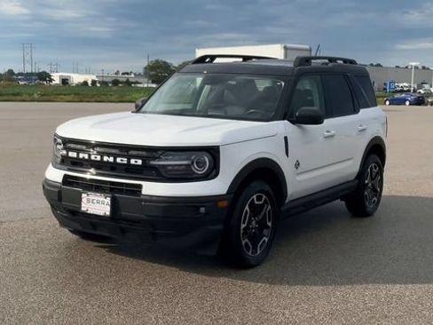 Used 2023 Ford Bronco Sport Outer Banks w/ Tech Package AWD/4WD image 4
