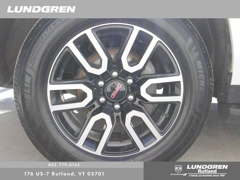 Used 2023 GMC Yukon XL AT4 AWD/4WD image 13