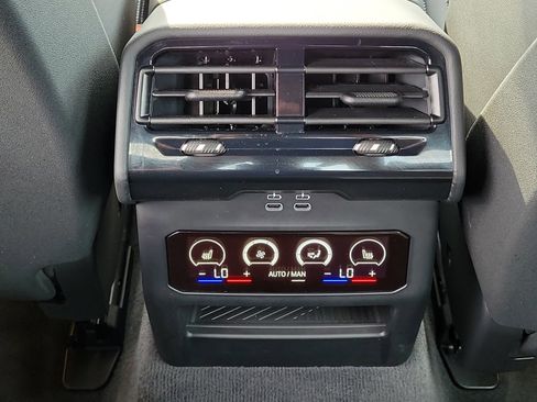 Used 2026 BMW 530i w/ Premium Package RWD image 12