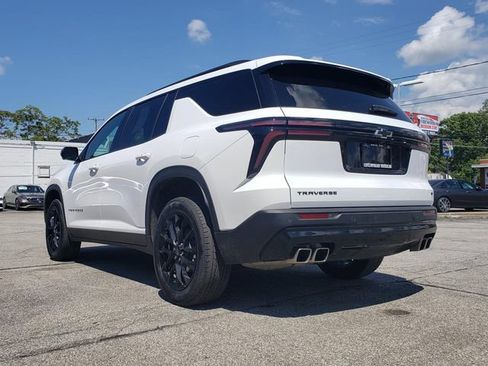 Used 2024 Chevrolet Traverse LT w/ Midnight/Sport Edition FWD image 6