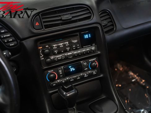 Used 2001 Chevrolet Corvette Convertible w/ Preferred Equipment Group2 image 44