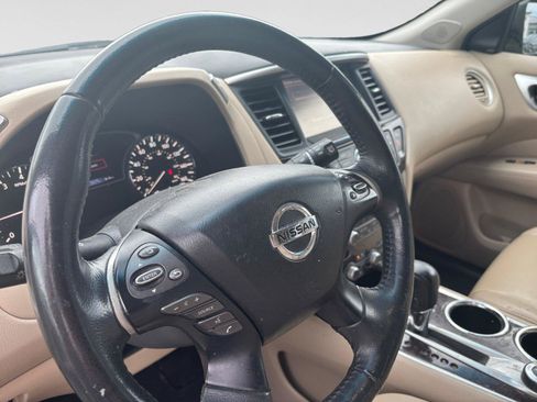 Used 2016 Nissan Pathfinder SL w/ SL Tech Package AWD/4WD image 10