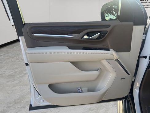 Used 2023 GMC Yukon Denali image 24