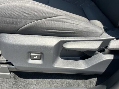 Used 2024 Toyota Tacoma SR w/ SR Upgrade Package AWD/4WD image 32