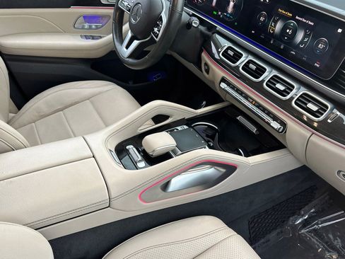 Used 2020 Mercedes-Benz GLS 450 4MATIC image 32