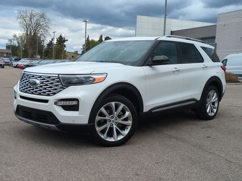 Used 2023 Ford Explorer Platinum w/ Technology Package AWD/4WD image 1