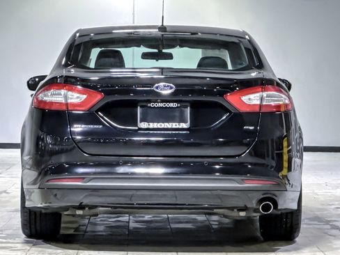 Used 2016 Ford Fusion SE image 9