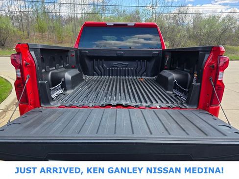 Used 2023 Chevrolet Silverado 1500 Custom image 5