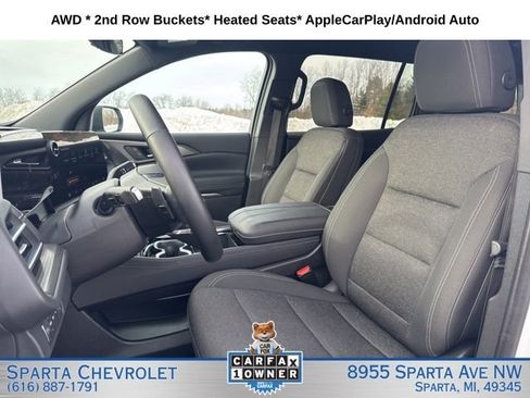 Used 2025 Chevrolet Traverse LT image 11