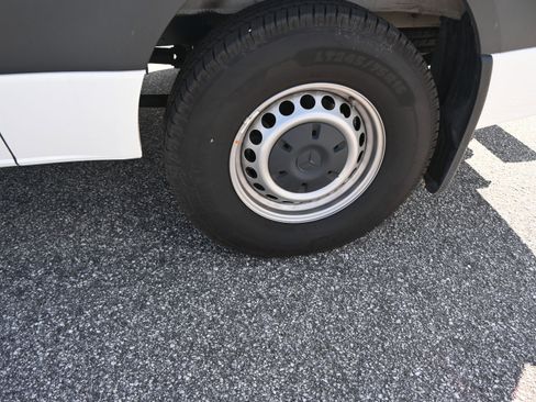 Used 2023 Mercedes-Benz Sprinter 144 Cargo image 25