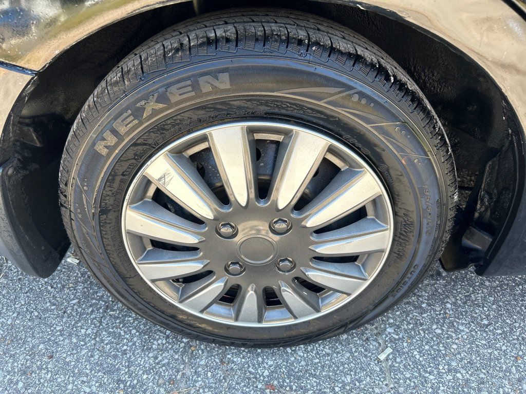 Used 2012 Honda Civic LX image 18