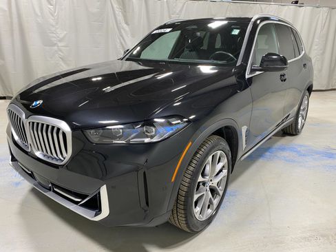 Used 2024 BMW X5 xDrive40i w/ Premium Package image 1