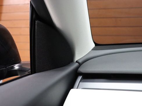 Used 2021 Tesla Model Y Long Range image 44