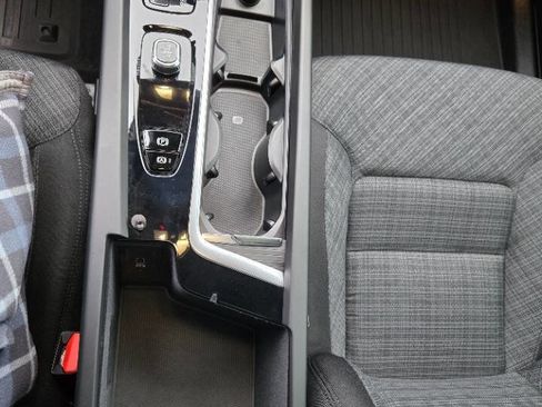 Used 2023 Volvo XC60 B5 Core image 42