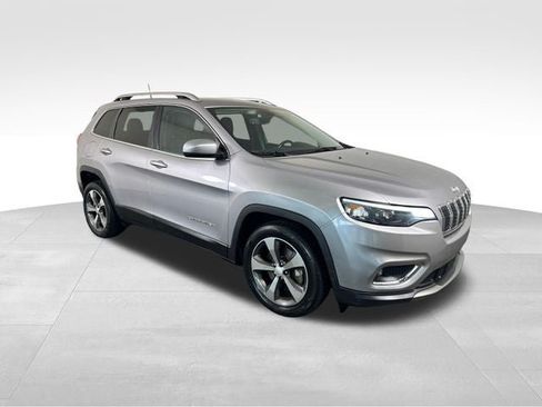 Used 2019 Jeep Cherokee Limited FWD image 8
