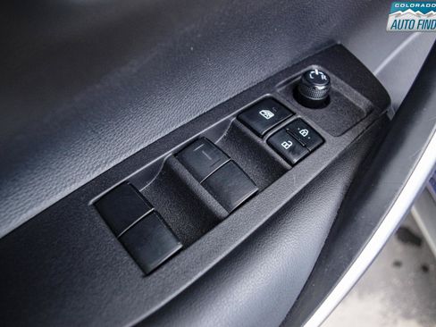 Used 2022 Toyota Corolla SE FWD image 11