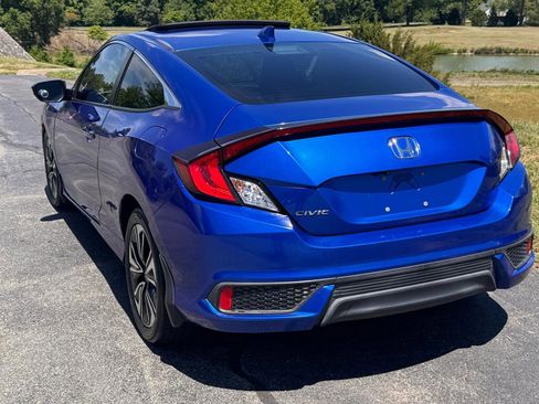Used 2018 Honda Civic EX-T image 12