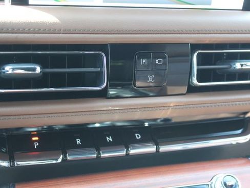 Used 2024 Lincoln Aviator Reserve w/ Elements Package Plus AWD/4WD image 27