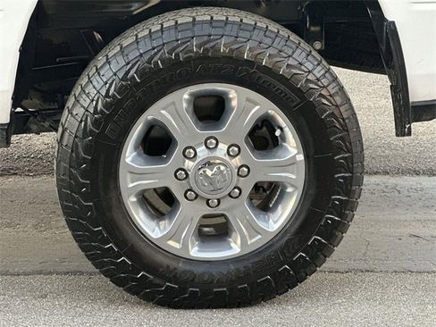 Used 2024 RAM 2500 Big Horn image 31