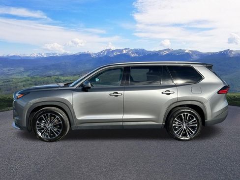 Certified 2025 Toyota Grand Highlander AWD Hybrid image 2