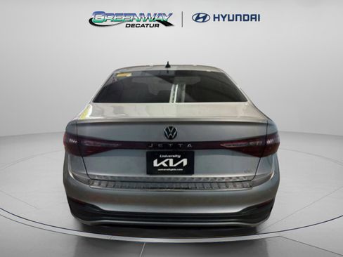 Used 2025 Volkswagen Jetta SE image 6