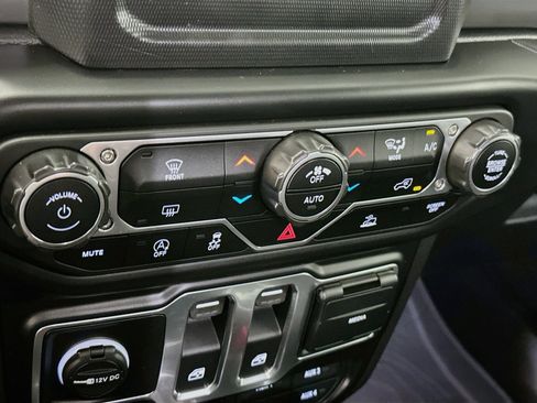 Used 2022 Jeep Wrangler Sport AWD/4WD image 24