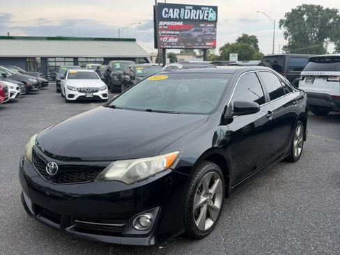 Used 2012 Toyota Camry SE FWD image 2