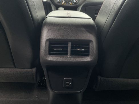 Used 2023 Chevrolet Equinox RS AWD/4WD image 24