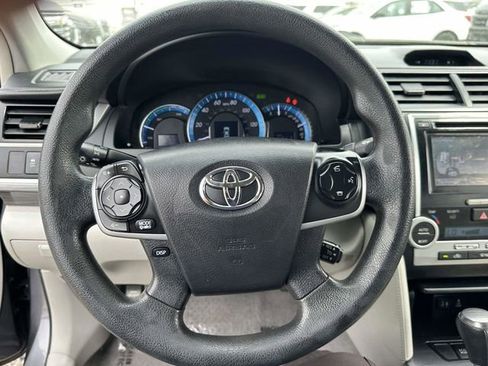 Used 2014 Toyota Camry LE FWD image 12