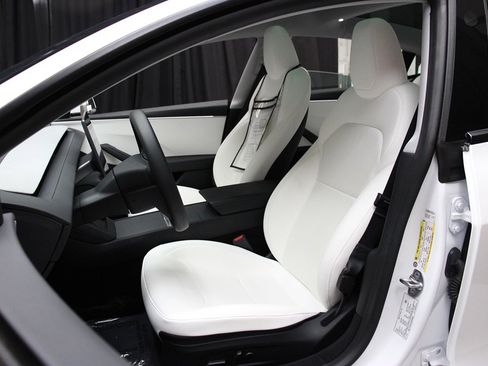 Used 2024 Tesla Model 3 Long Range RWD image 56