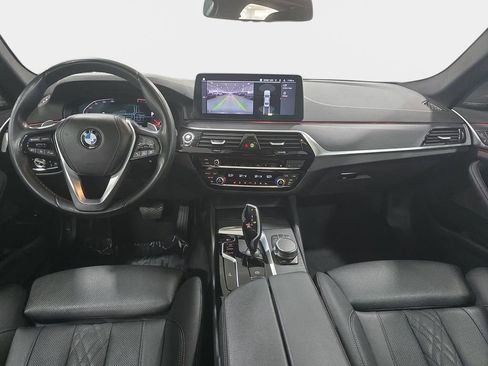Certified 2023 BMW 530i w/ Premium Package RWD image 9
