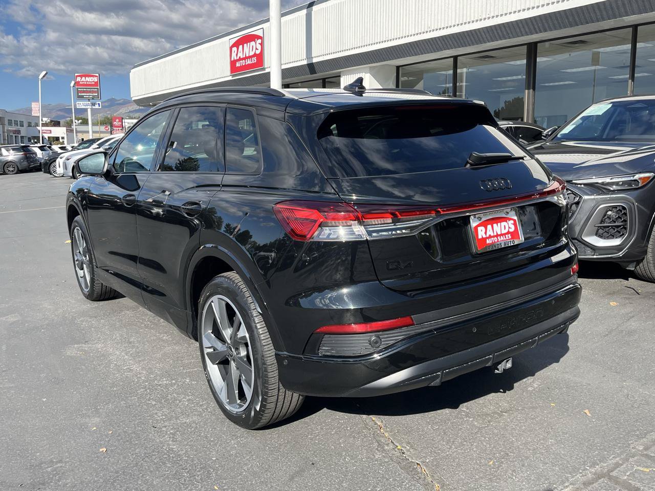 Used 2024 Audi Q4 e-tron Prestige w/ Black Optic Package AWD/4WD image 9