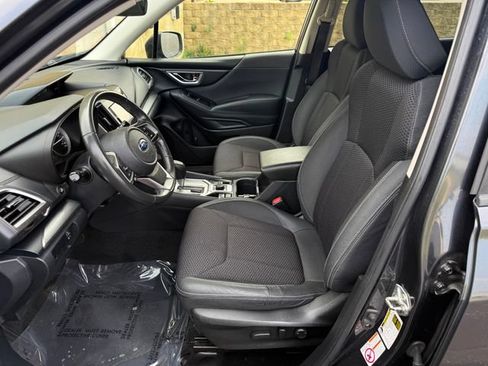 Used 2019 Subaru Forester Premium AWD/4WD image 6
