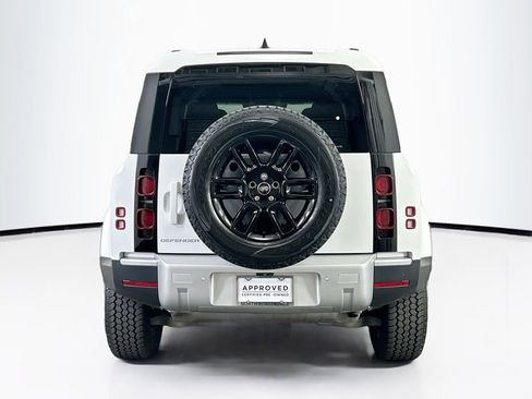 Used 2025 Land Rover Defender 110 S image 6