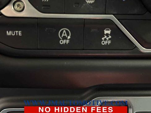 Used 2019 Jeep Wrangler Unlimited Sahara w/ Cold Weather Group image 36