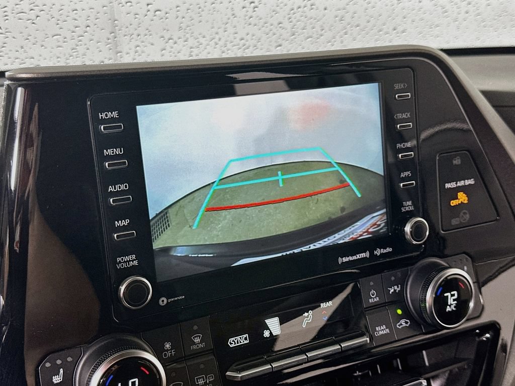 Used 2022 Toyota Highlander XLE AWD/4WD image 11