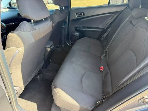 Used 2019 Toyota Prius L Eco FWD image 5