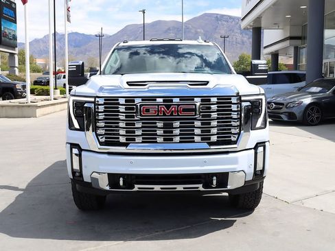 New 2026 GMC Sierra 3500 Denali w/ Denali Reserve Package AWD/4WD image 9