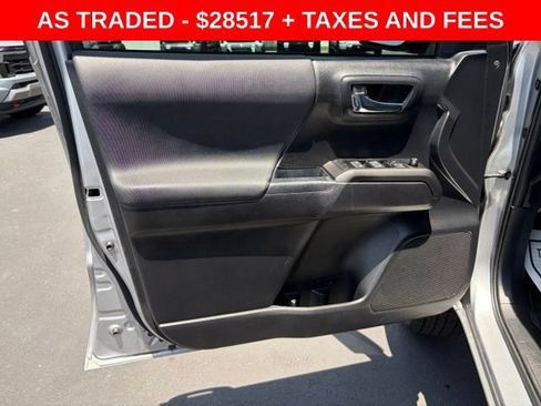 Used 2021 Toyota Tacoma TRD Off-Road AWD/4WD image 12
